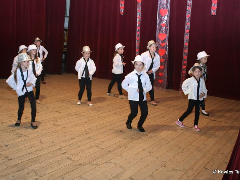 2017/ Anyák Napja - Deň matiek / Napsugár