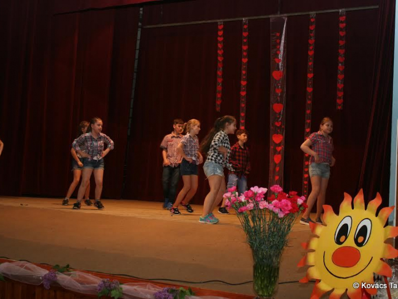 2017/ Anyák Napja - Deň matiek / Napsugár