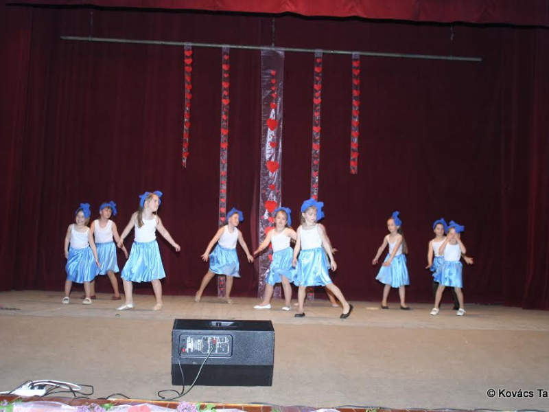 2017/ Anyák Napja - Deň matiek / Napsugár