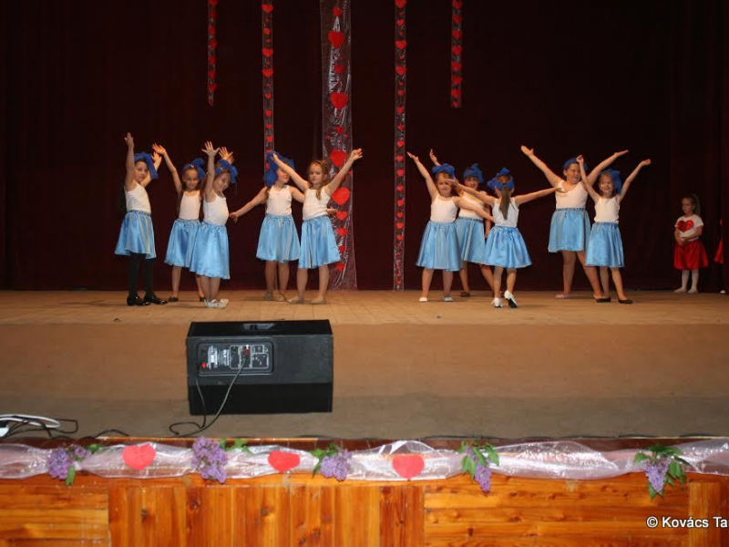 2017/ Anyák Napja - Deň matiek / Napsugár