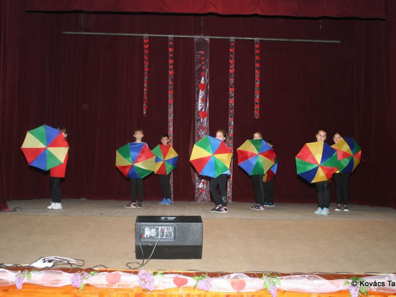 2017/ Anyák Napja - Deň matiek / Napsugár