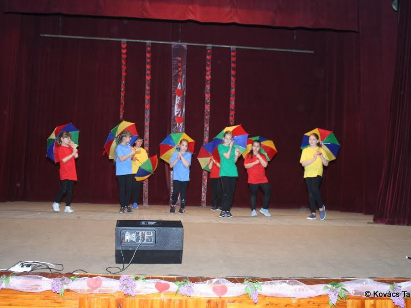 2017/ Anyák Napja - Deň matiek / Napsugár