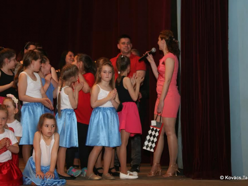 2017/ Anyák Napja - Deň matiek / Napsugár