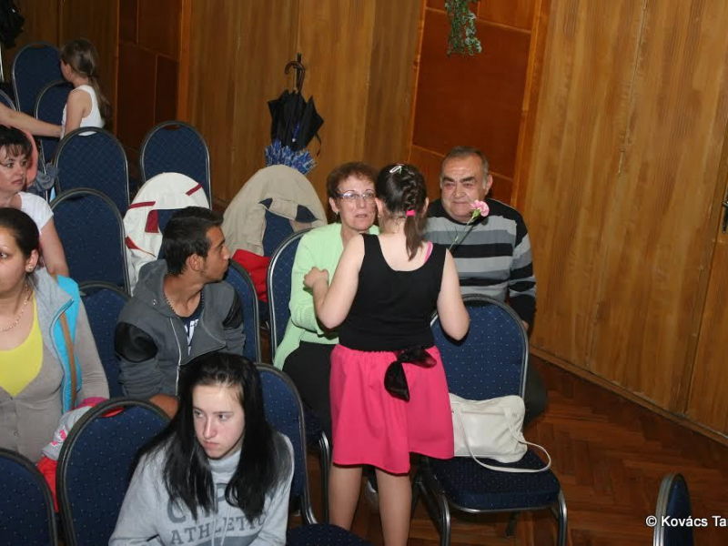 2017/ Anyák Napja - Deň matiek / Napsugár