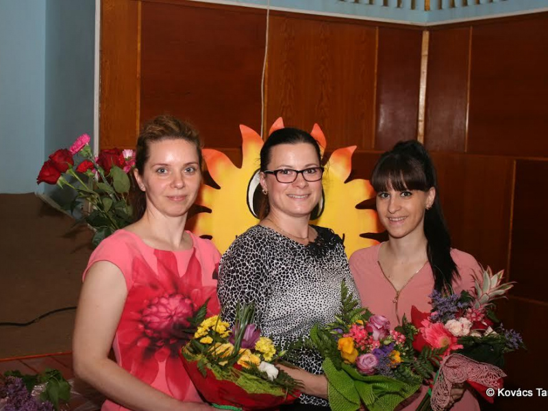 2017/ Anyák Napja - Deň matiek / Napsugár