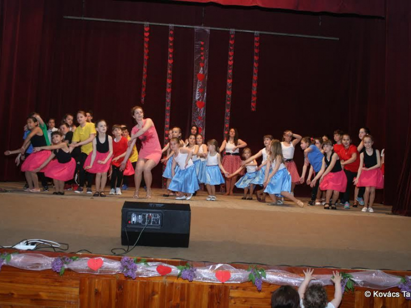 2017/ Anyák Napja - Deň matiek / Napsugár