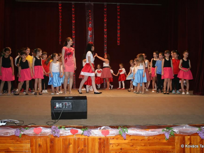 2017/ Anyák Napja - Deň matiek / Napsugár