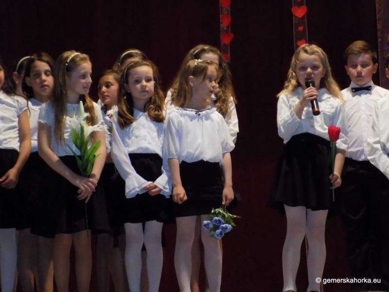 2017/ Anyák Napja - Deň matiek