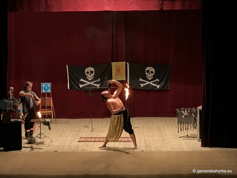 2017/ Cirkusz - Cirkus