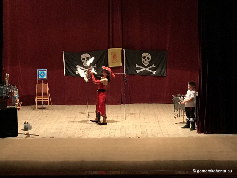 2017/ Cirkusz - Cirkus