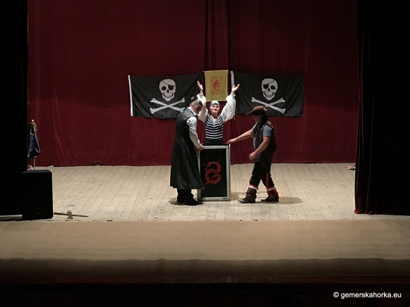 2017/ Cirkusz - Cirkus