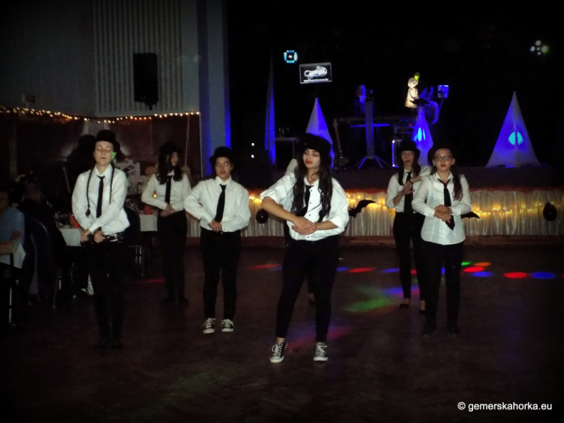 2017/ HALLOWEEN bál-ples