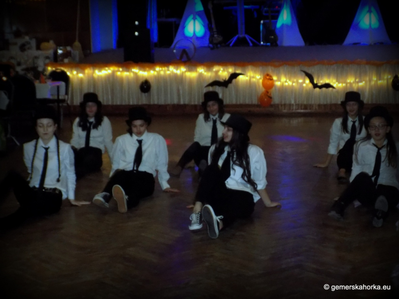 2017/ HALLOWEEN bál-ples