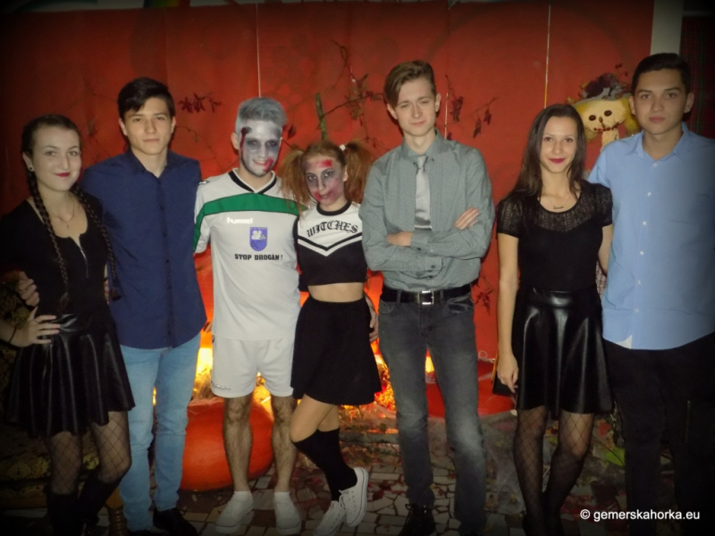 2017/ HALLOWEEN bál-ples