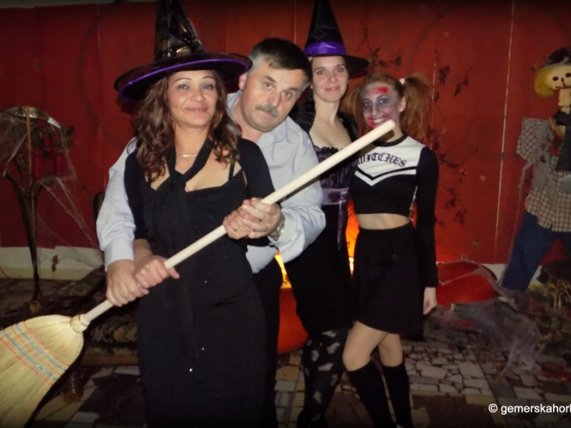 2017/ HALLOWEEN bál-ples