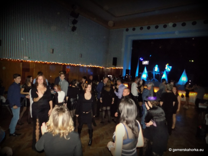 2017/ HALLOWEEN bál-ples