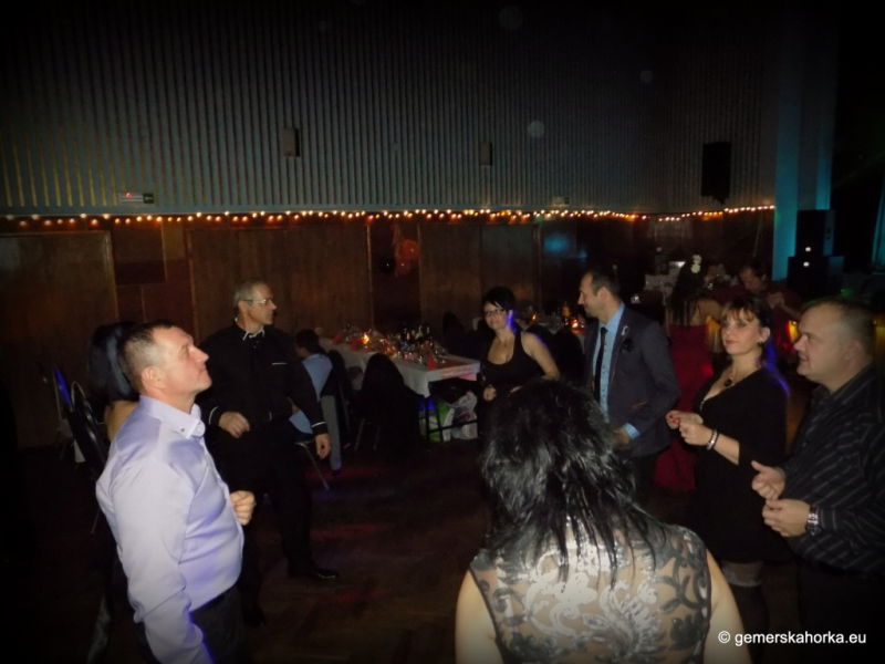 2017/ HALLOWEEN bál-ples