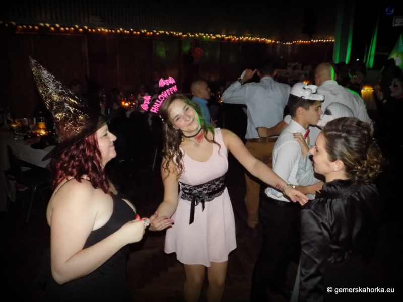 2017/ HALLOWEEN bál-ples