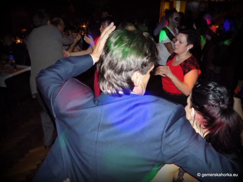 2017/ HALLOWEEN bál-ples