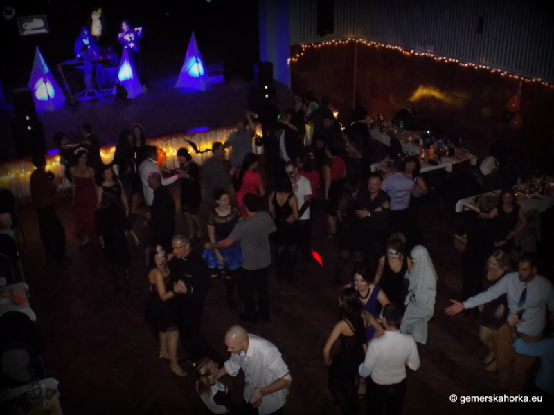 2017/ HALLOWEEN bál-ples 