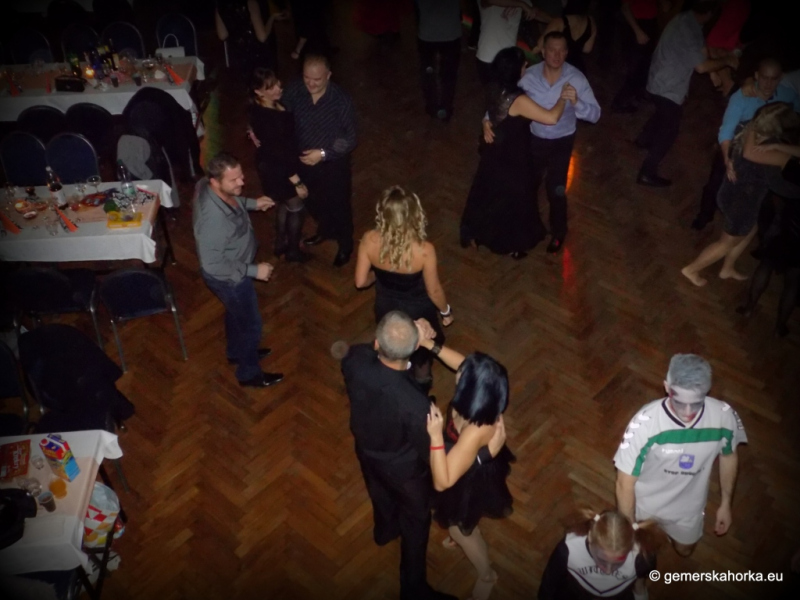 2017/ HALLOWEEN bál-ples