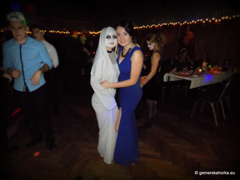 2017/ HALLOWEEN bál-ples