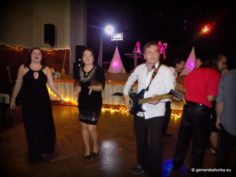 2017/ HALLOWEEN bál-ples