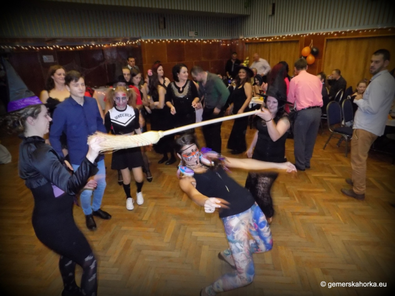 2017/ HALLOWEEN bál-ples
