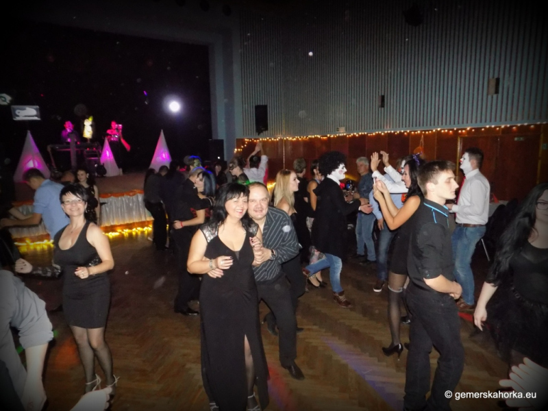 2017/ HALLOWEEN bál-ples