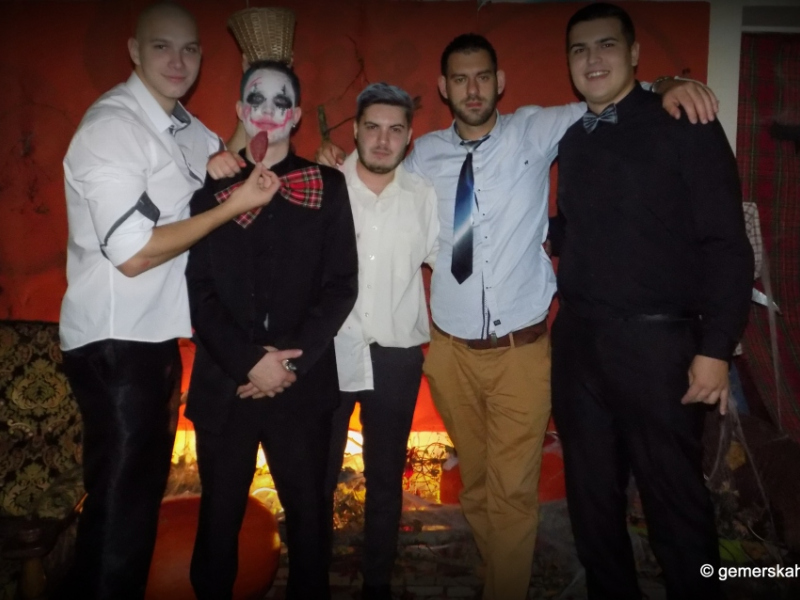 2017/ HALLOWEEN bál-ples