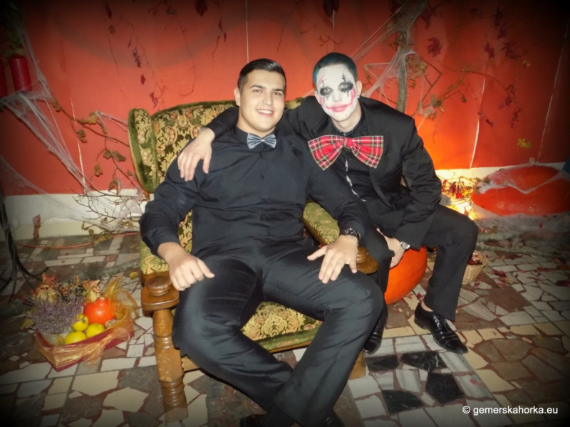 2017/ HALLOWEEN bál-ples