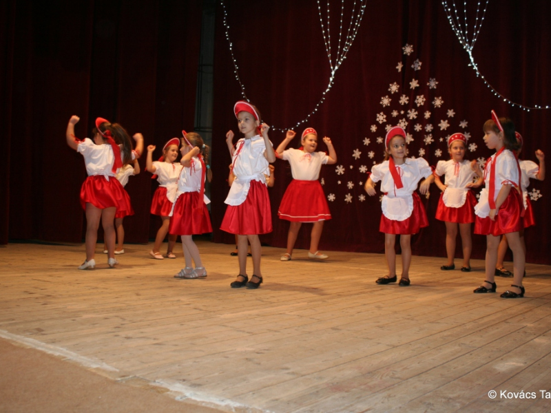 2017/ Napsugár / Karácsonyi esztrád - Vianočná estráda