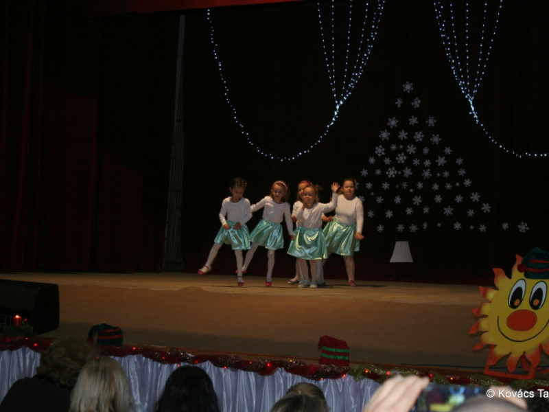 2017/ Napsugár / Karácsonyi esztrád - Vianočná estráda