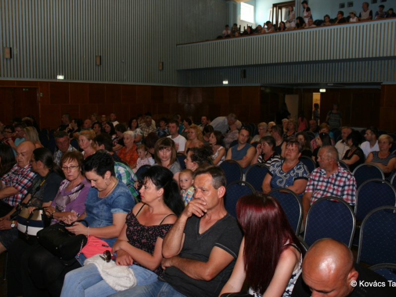 2018/ Anyák napja - Deň matiek / Napsugár