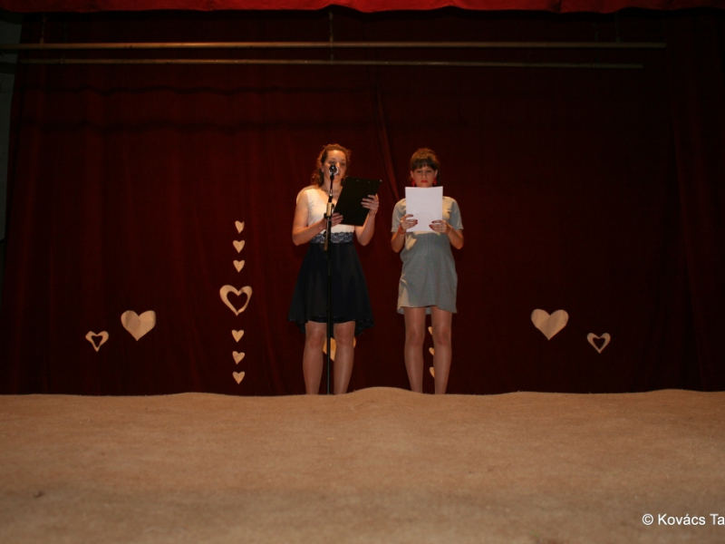 2018/ Anyák napja - Deň matiek / Napsugár