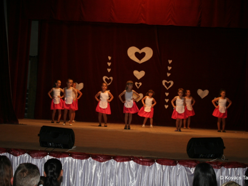 2018/ Anyák napja - Deň matiek / Napsugár