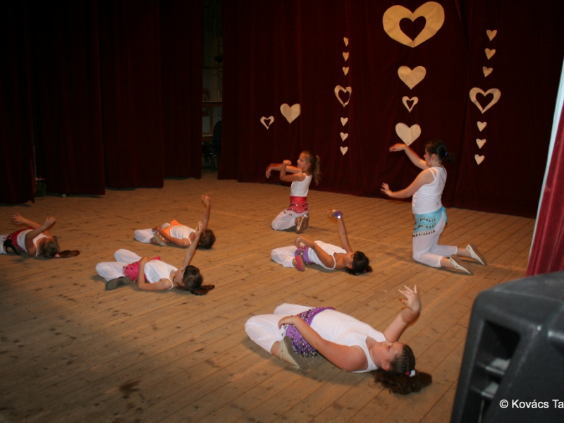 2018/ Anyák napja - Deň matiek / Napsugár