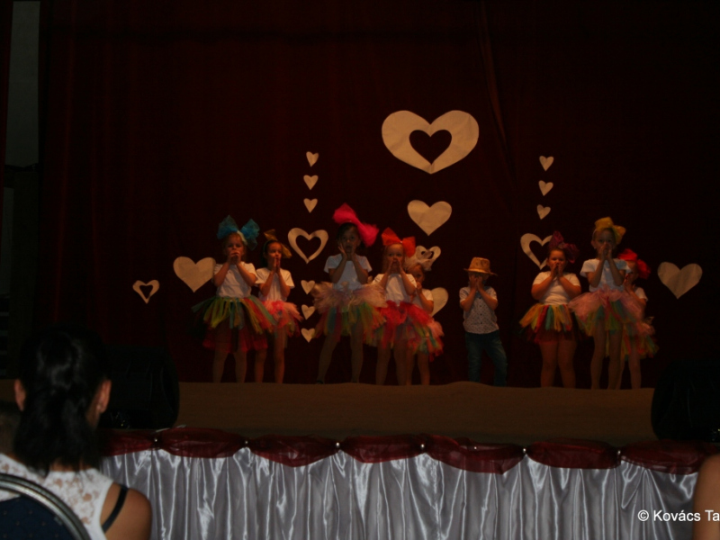 2018/ Anyák napja - Deň matiek / Napsugár