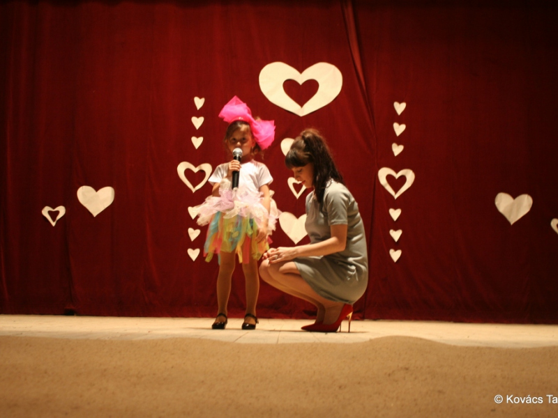 2018/ Anyák napja - Deň matiek / Napsugár