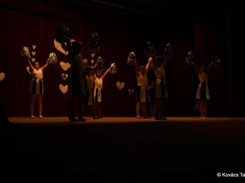 2018/ Anyák napja - Deň matiek / Napsugár