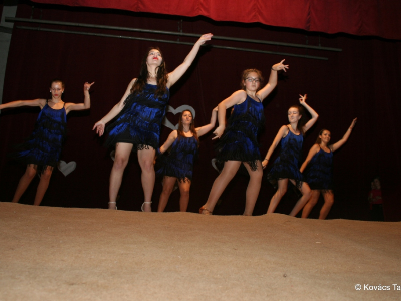 2018/ Anyák napja - Deň matiek / Napsugár