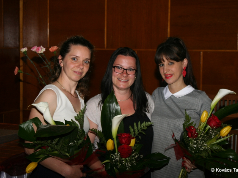 2018/ Anyák napja - Deň matiek / Napsugár