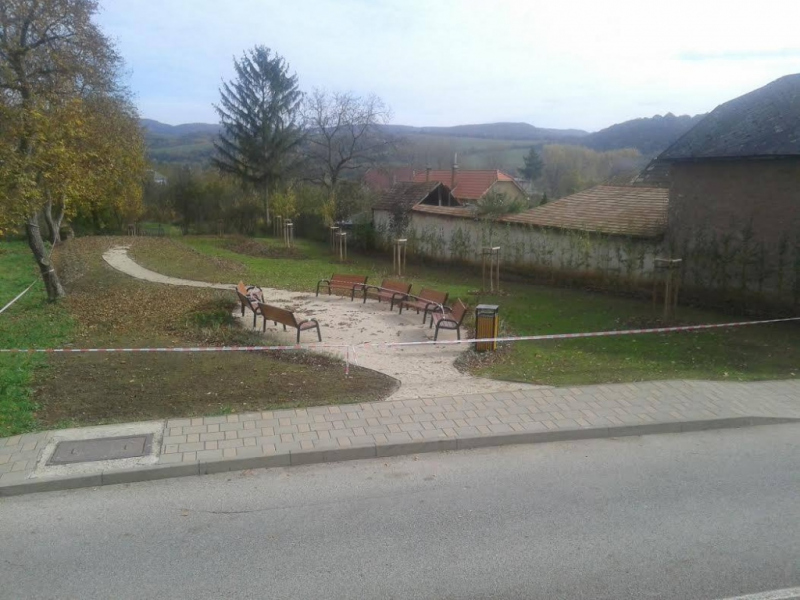 Projekty / Oddychová zóna v centre obce