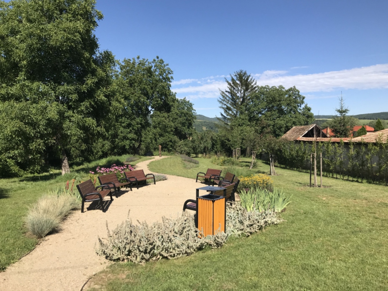 Projekty / Oddychová zóna v centre obce