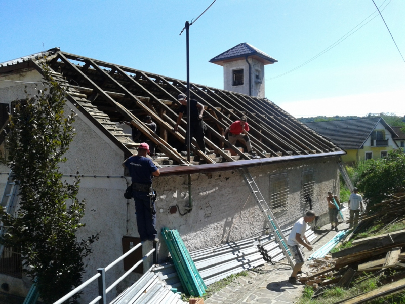 Projekty / Začala sa rekonštrukcia požiarnej zbrojnice 