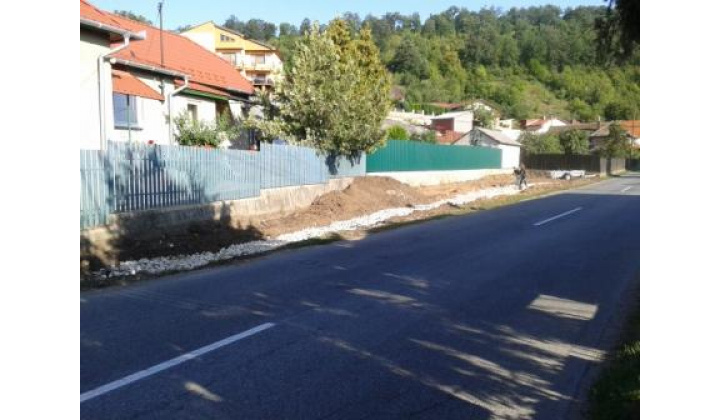 Fotka - Autóbusz melletti területrendezés