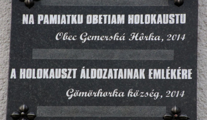 Fotka - Pamätná tabuľa na pamiatku obetiam Holokaustu